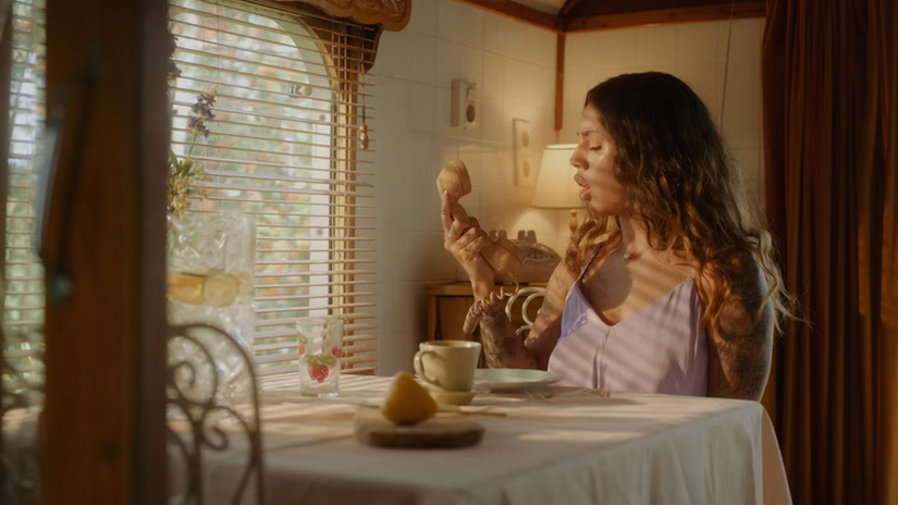 'Hallo met mij' - Tabitha